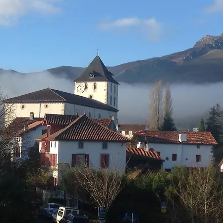 Elisa D'hotes Bed & Breakfast Sare